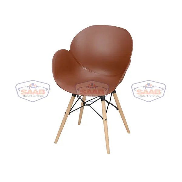 Shell Lounge Plastic Chair